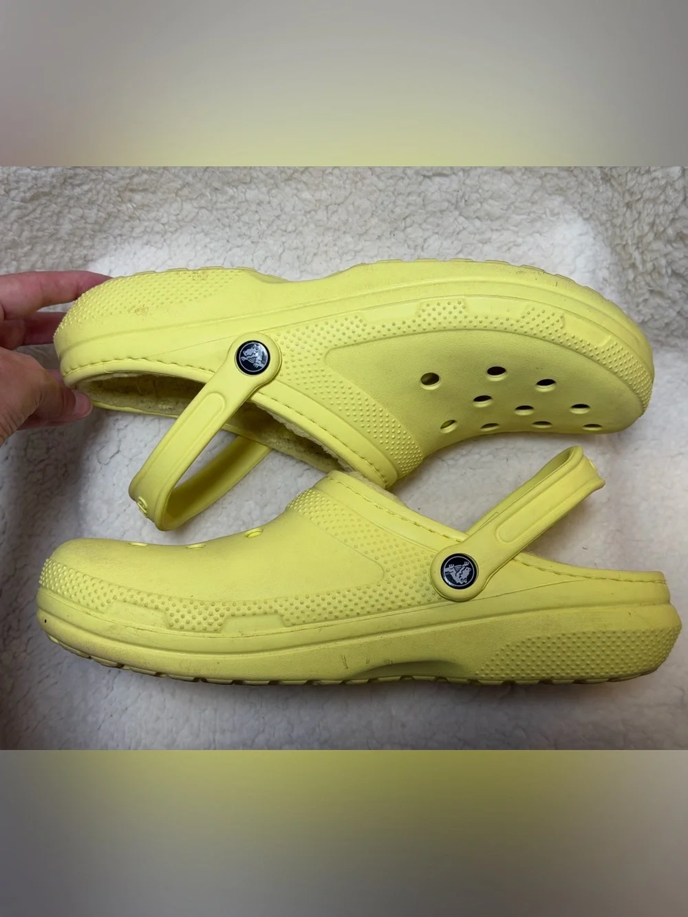 Mens Crocs Comfort Bright Yellow Faux Fur Lined Clogs Size 10 Women’s 12